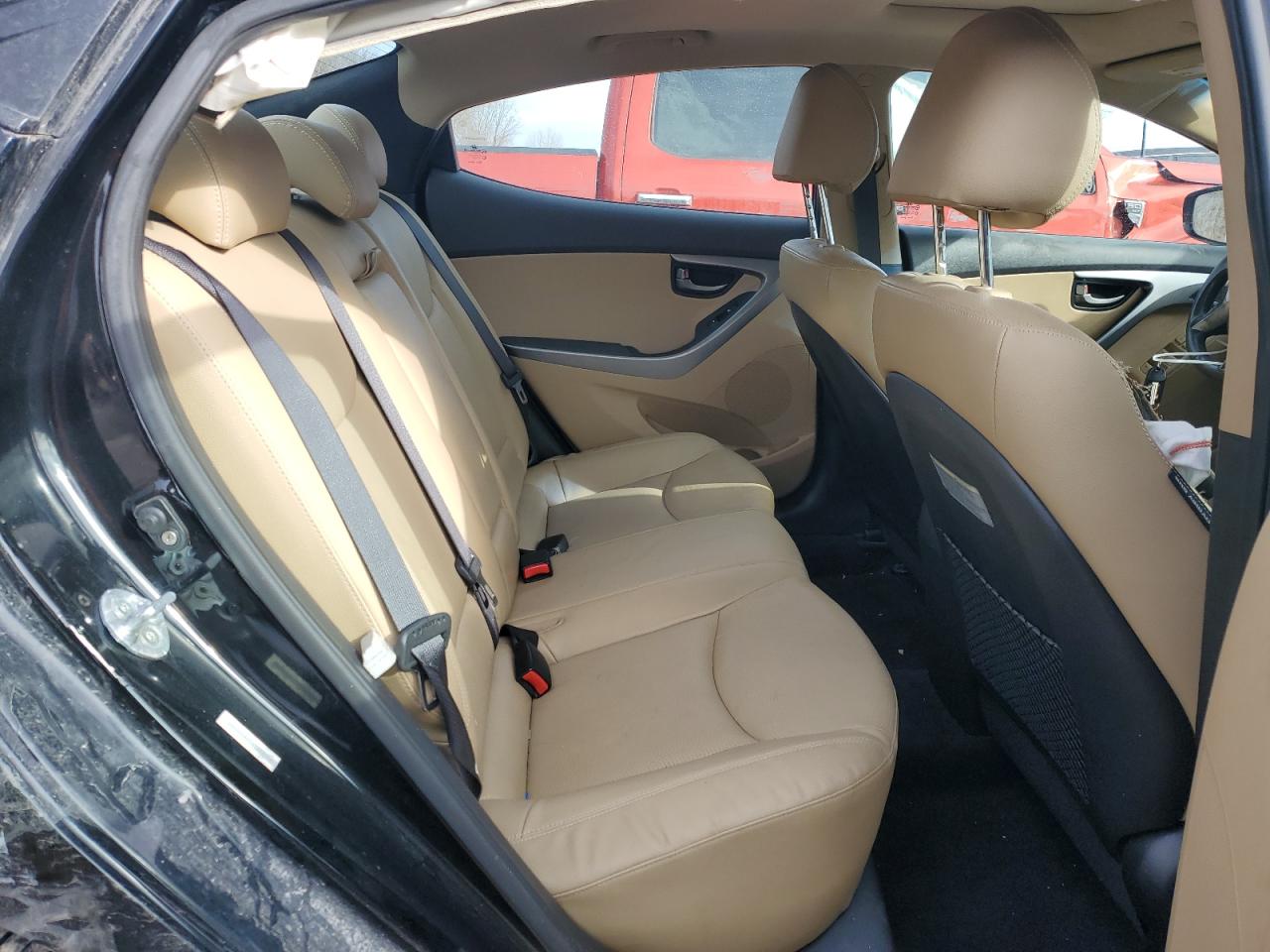 2013 Hyundai Elantra - Image 10