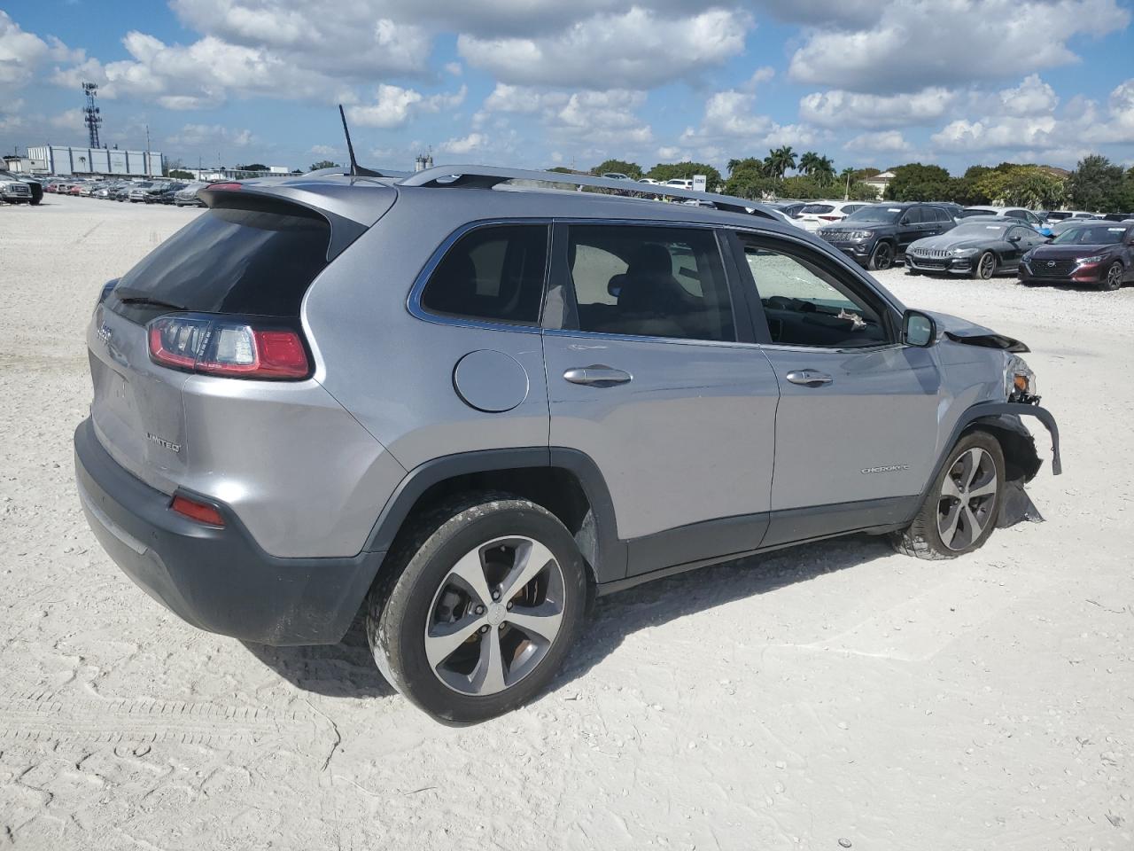 2019 Jeep Grand Cherokee - Image 3