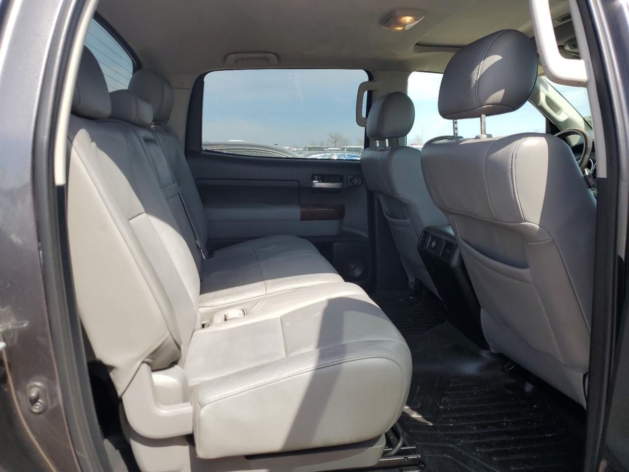 2012 Toyota Tundra - Image 10