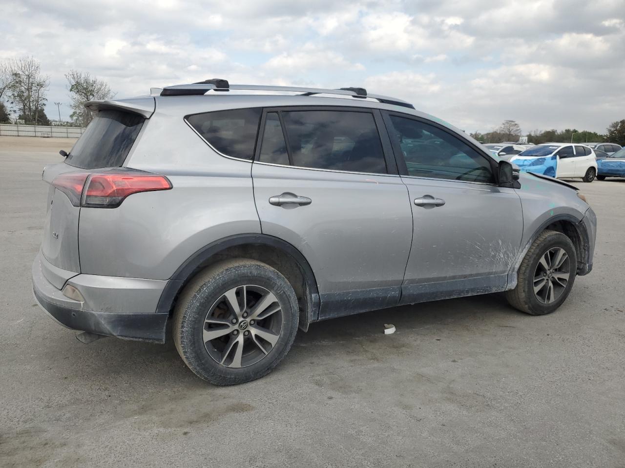 2018 Toyota RAV 4 - Image 3