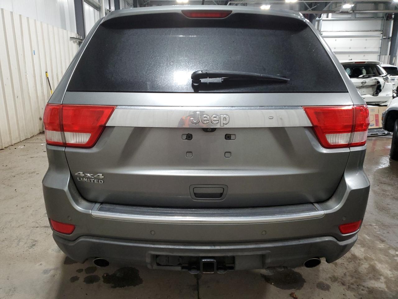 2011 Jeep Grand Cherokee - Image 6