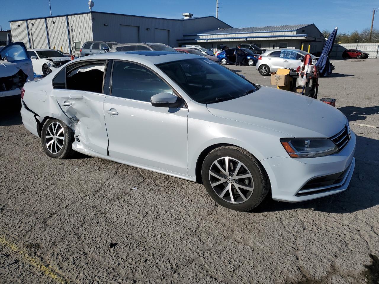 2018 Volkswagen Jetta - Image 4