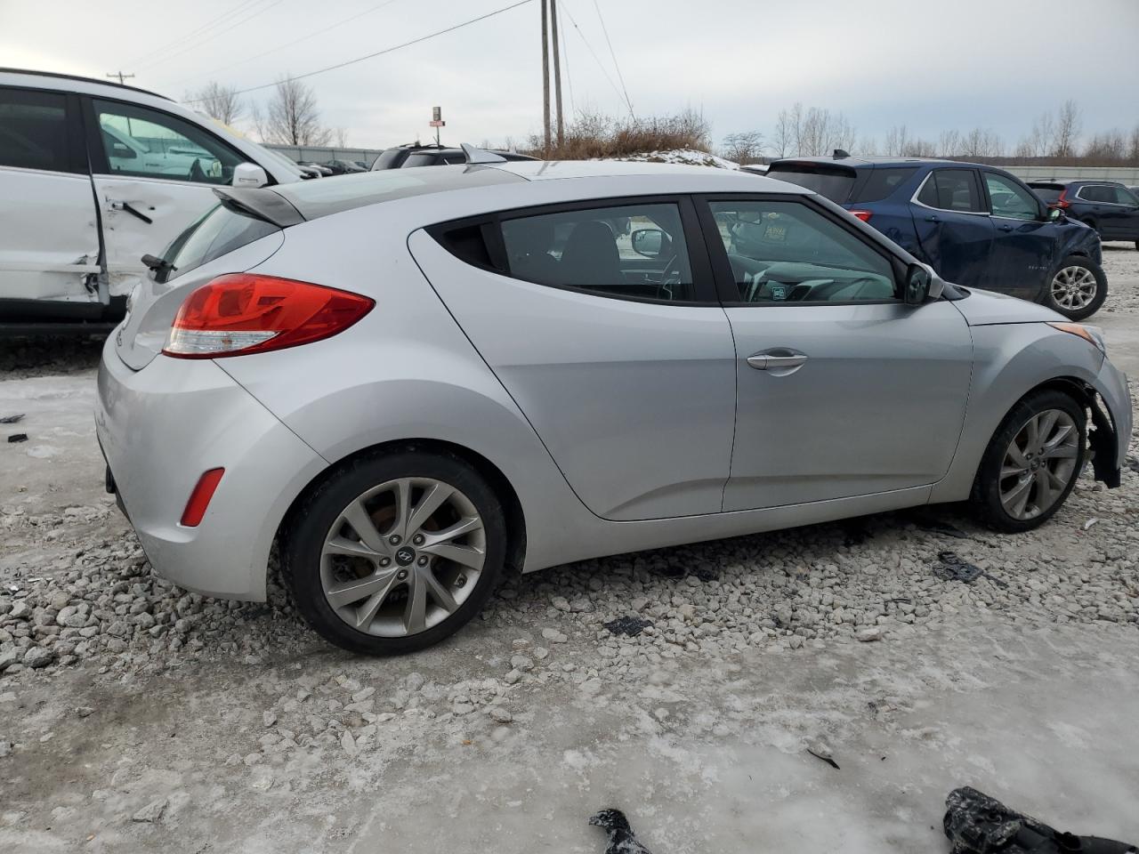 2017 Hyundai Veloster - Image 3