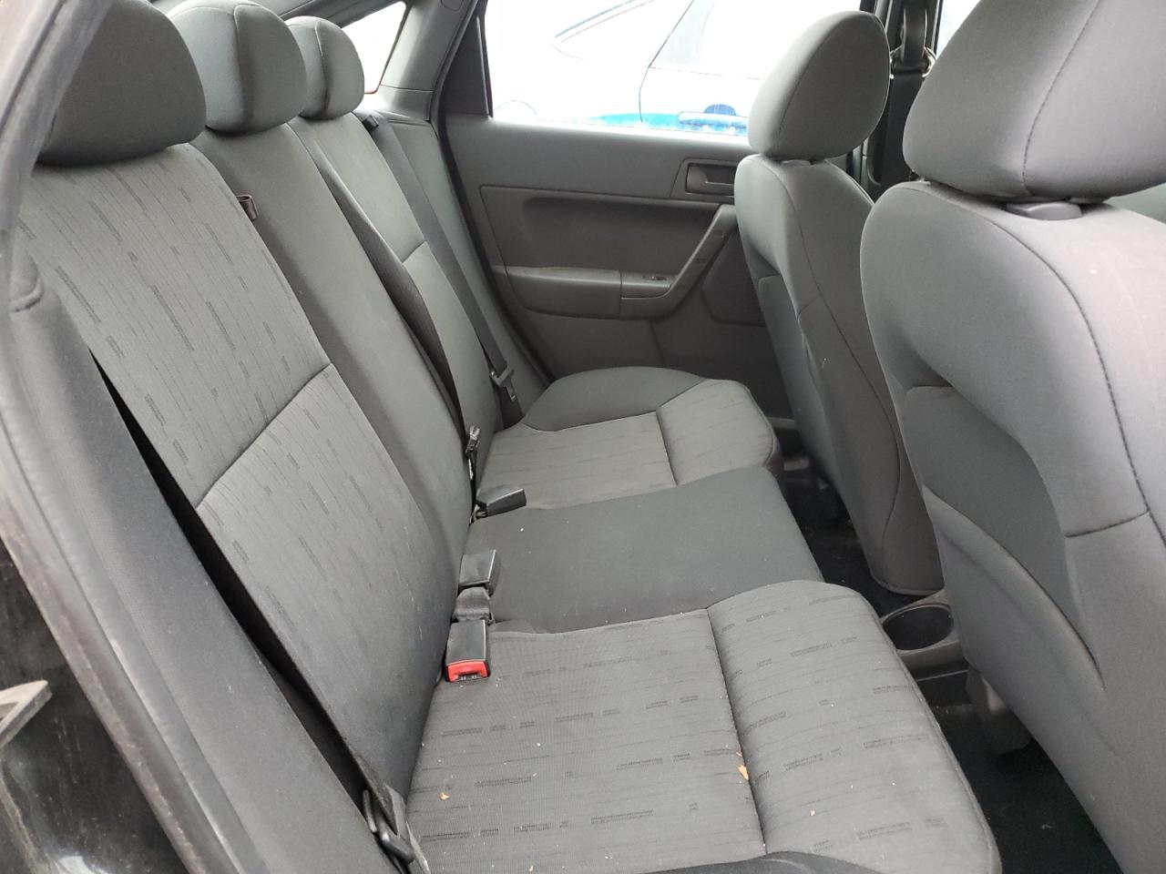 2010 Ford Focus - Image 10