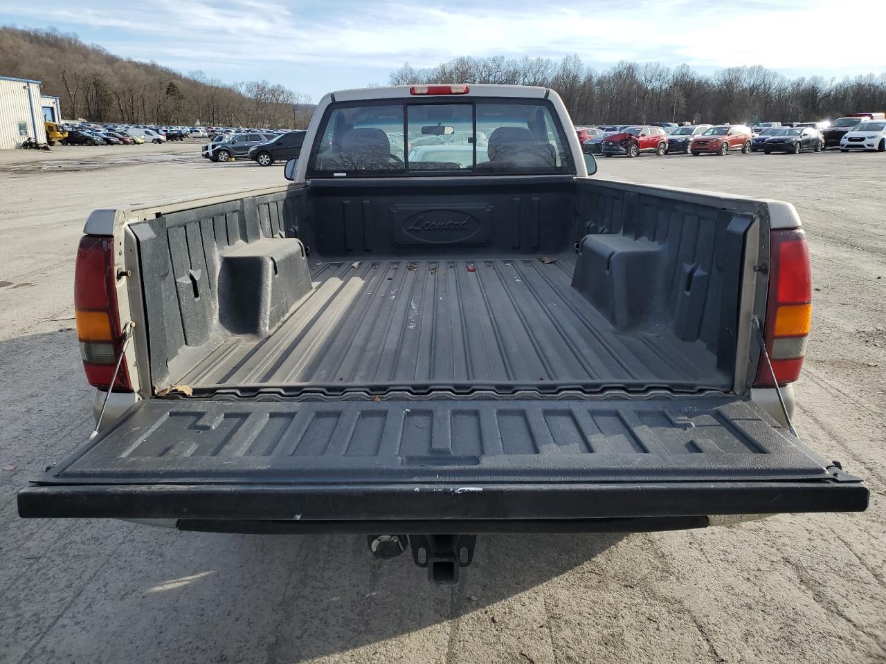 2000 Chevrolet Silverado - Image 10