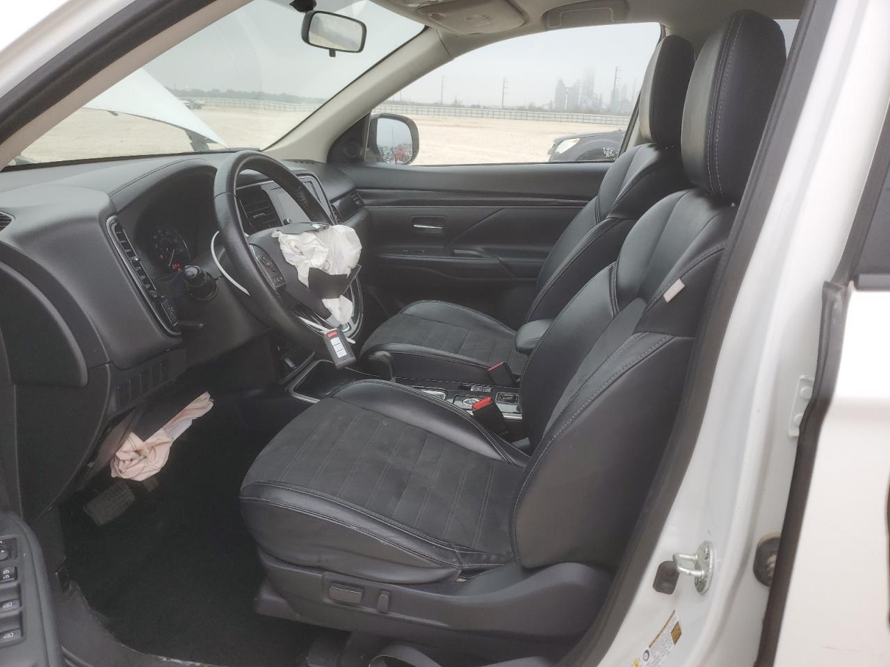 2019 Mitsubishi Outlander - Image 7