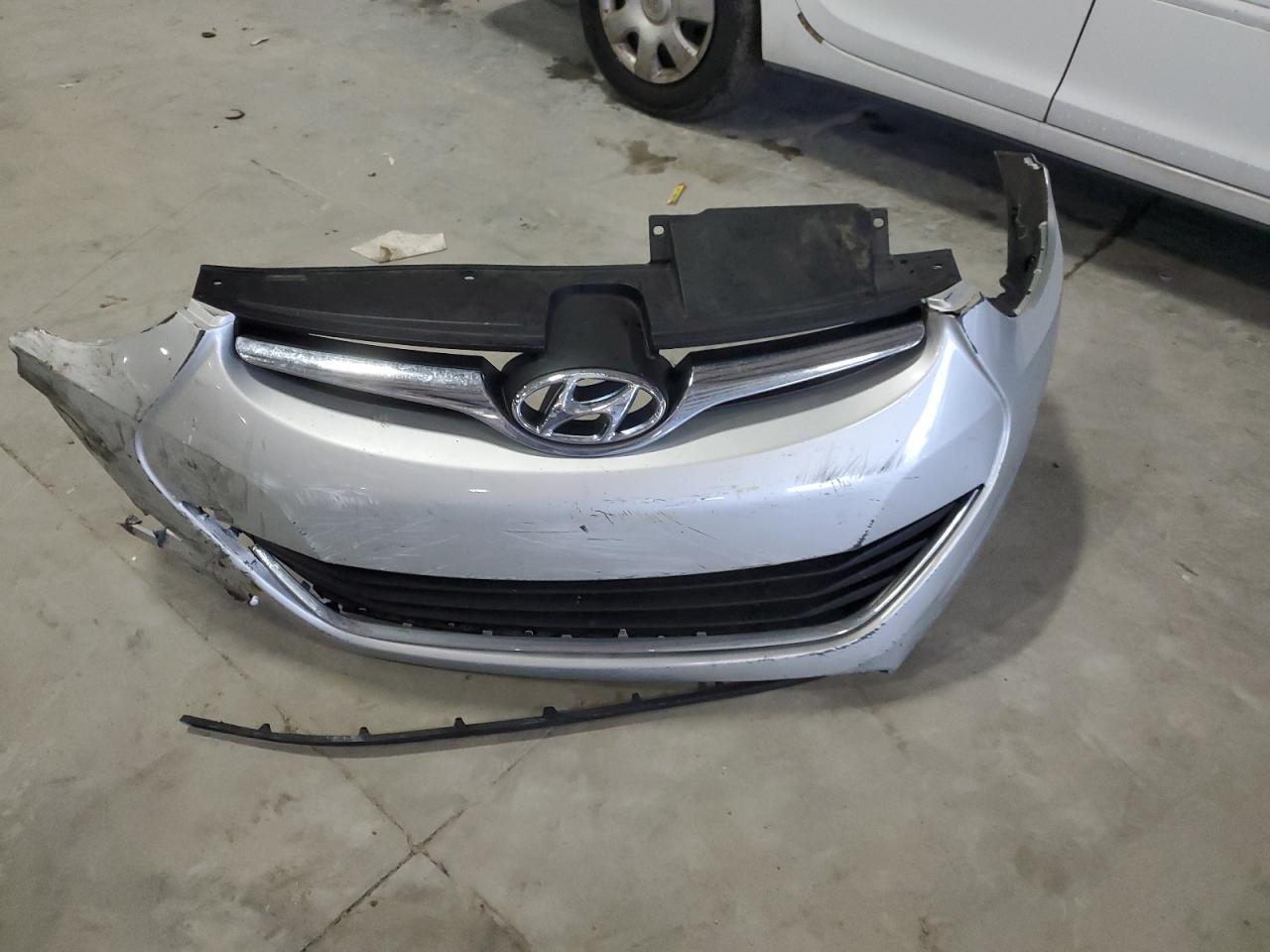 2016 Hyundai Elantra - Image 12