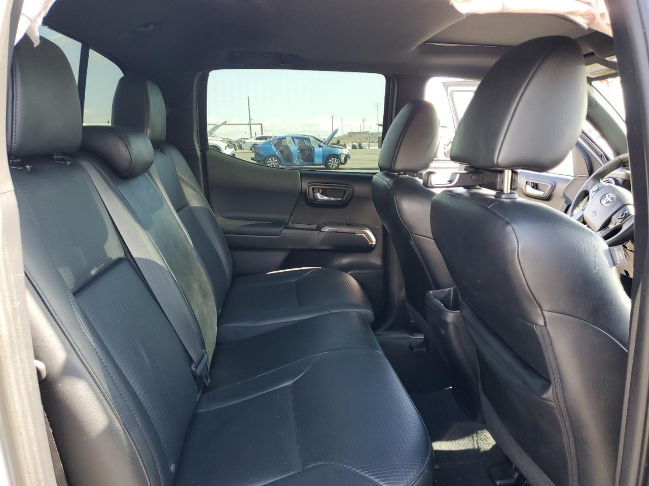 2020 Toyota Tacoma - Image 10