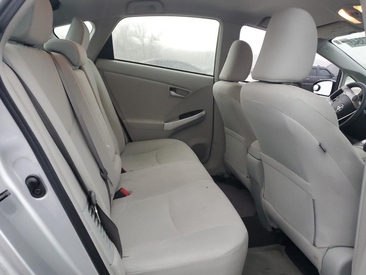 2012 Toyota Prius - Image 10