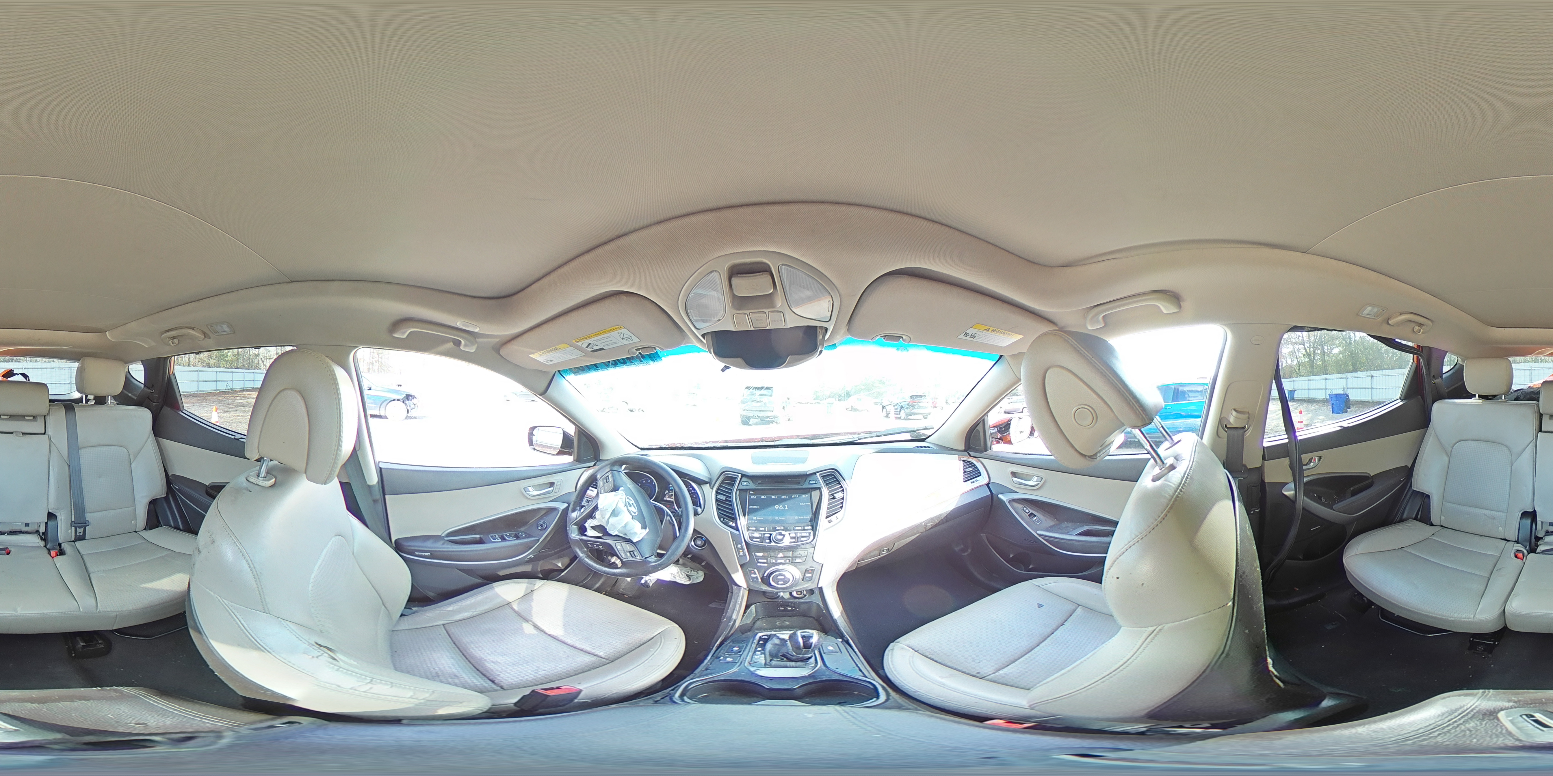 2014 Hyundai Santa Fe - Image 13