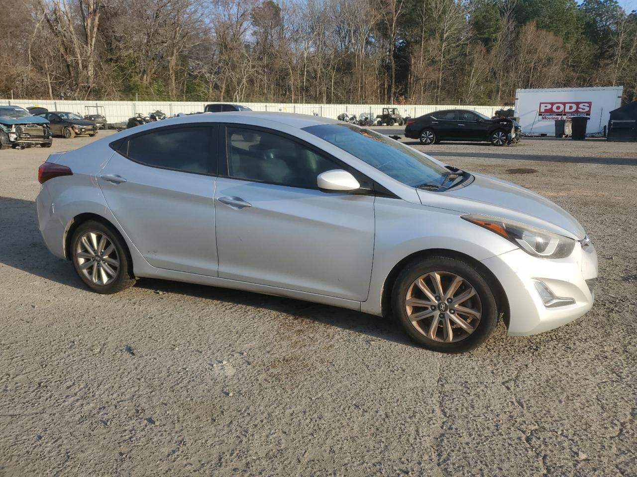 2015 Hyundai Elantra - Image 4