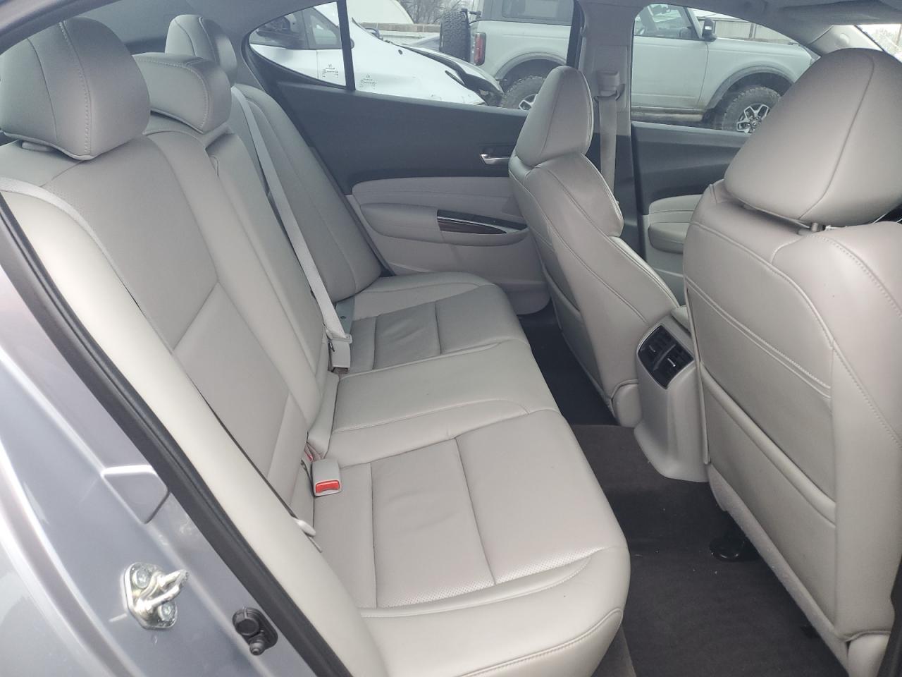 2015 Acura TLX - Image 10
