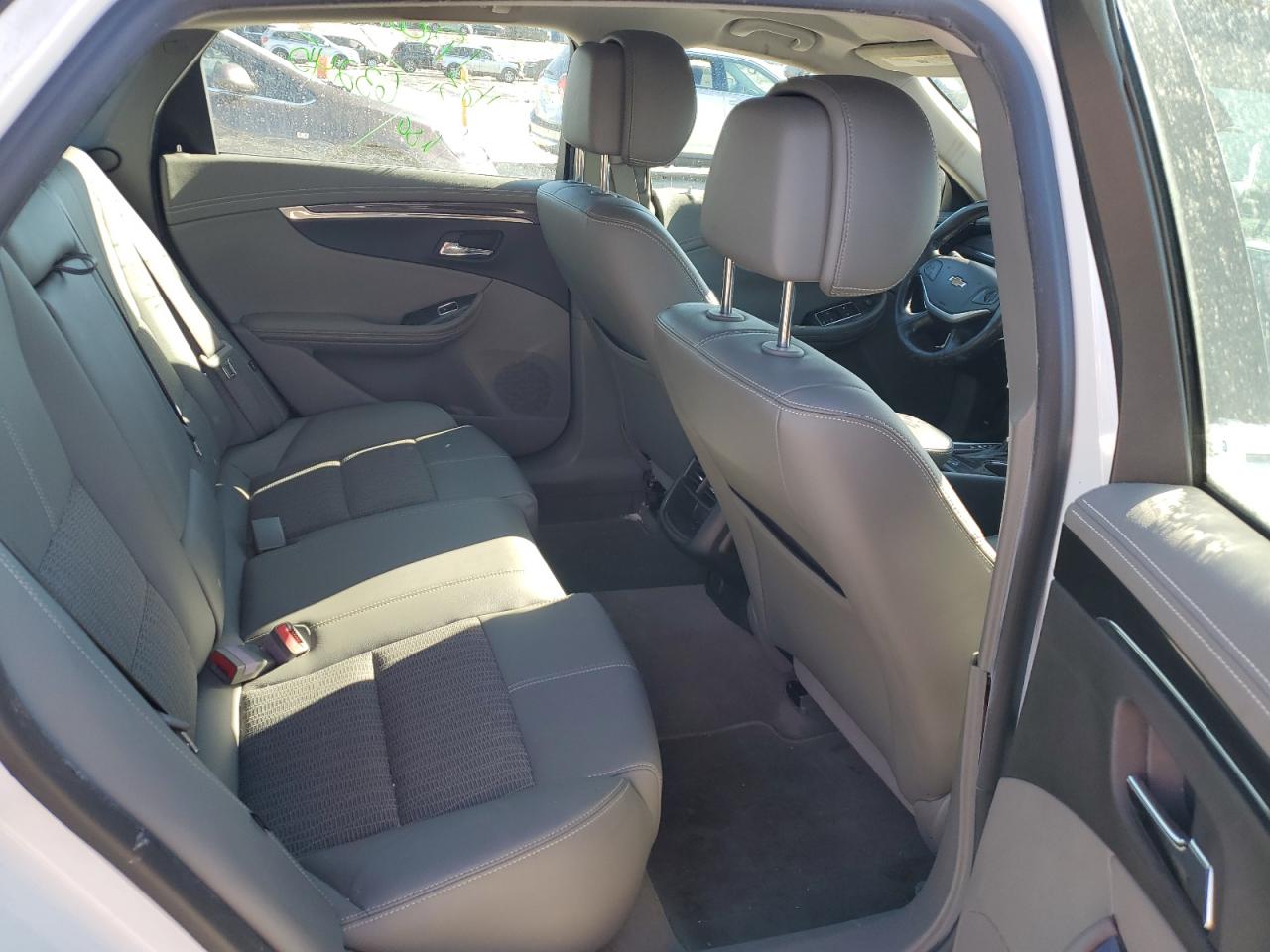 2014 Chevrolet Impala - Image 10