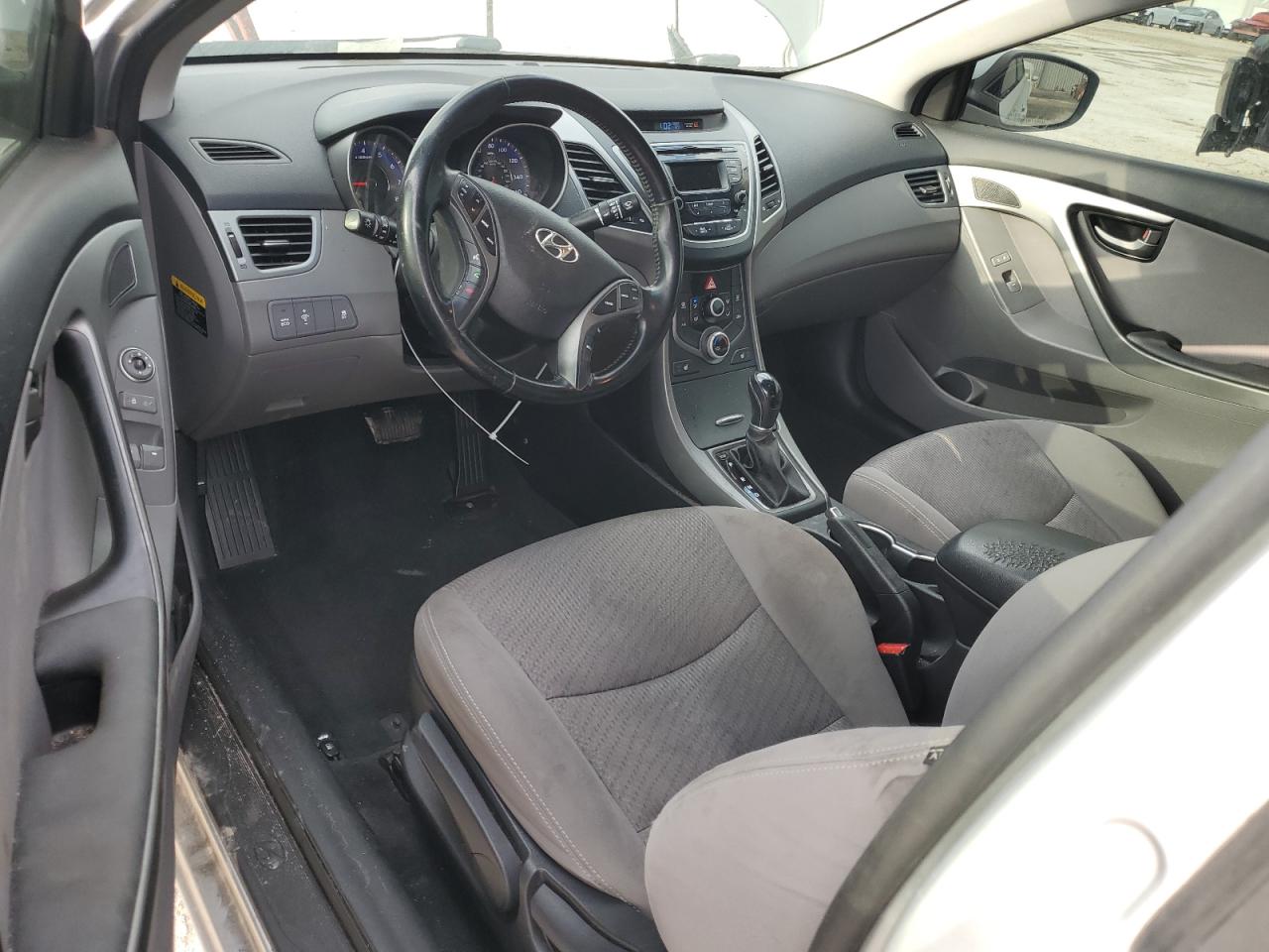 2014 Hyundai Elantra - Image 8