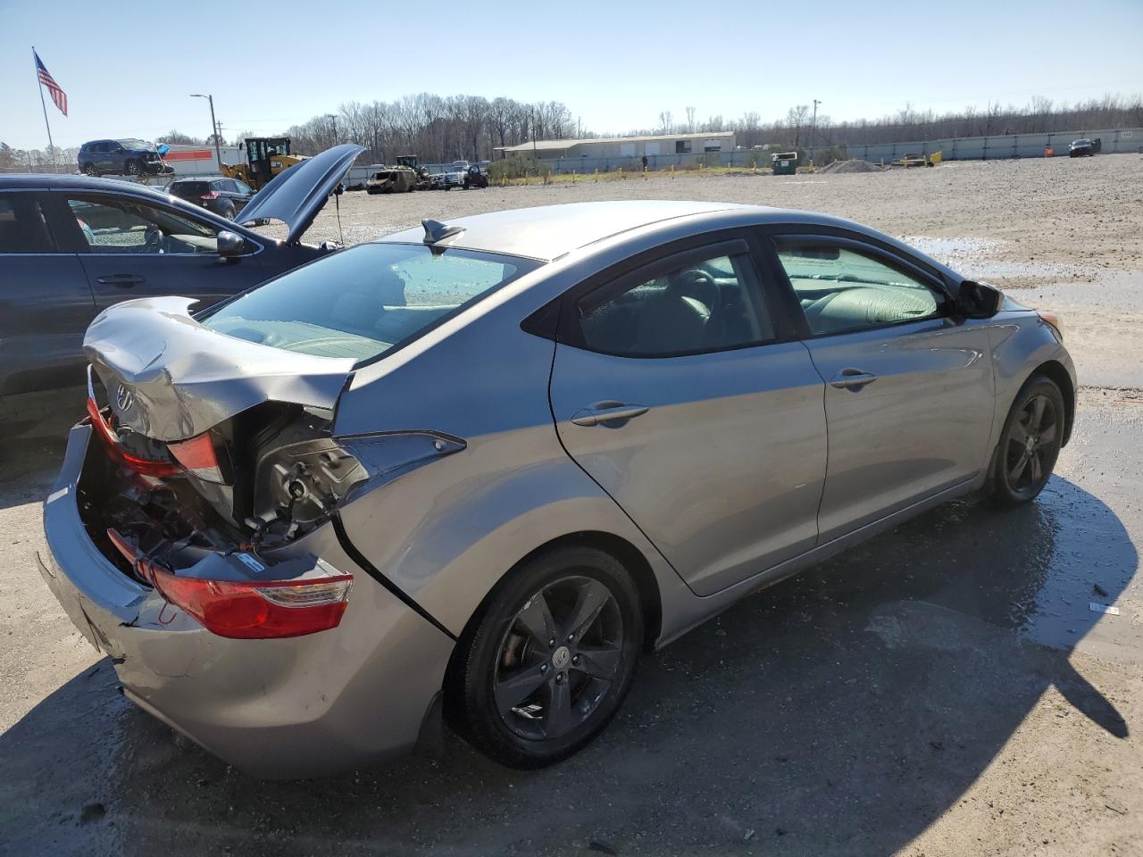 2013 Hyundai Elantra - Image 3