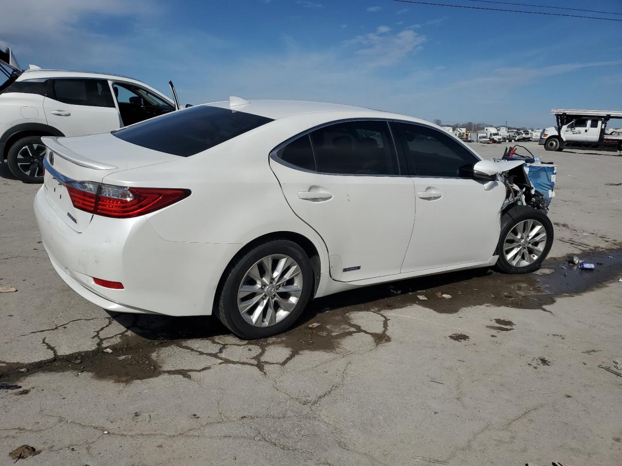 2015 Lexus ES - Image 3