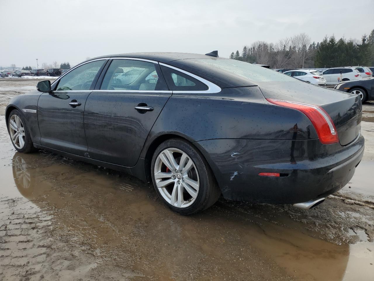 2013 Jaguar XJ - Image 2