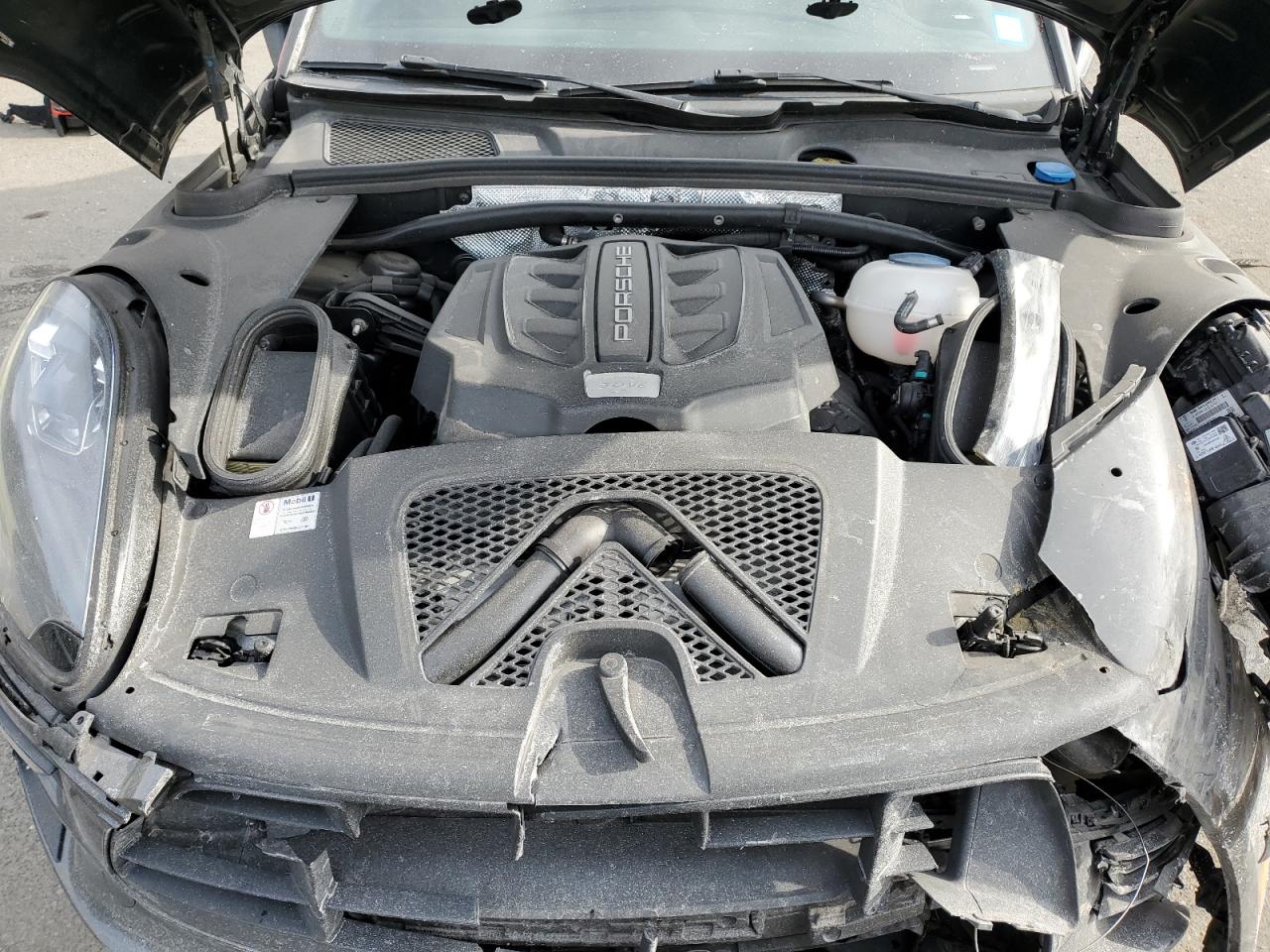 2017 Porsche Macan - Image 13