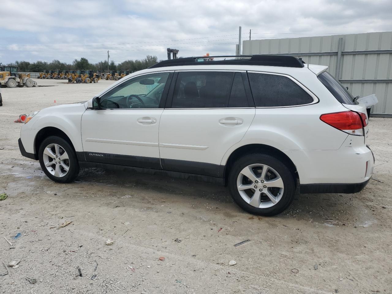 2014 Subaru Outback - Image 2