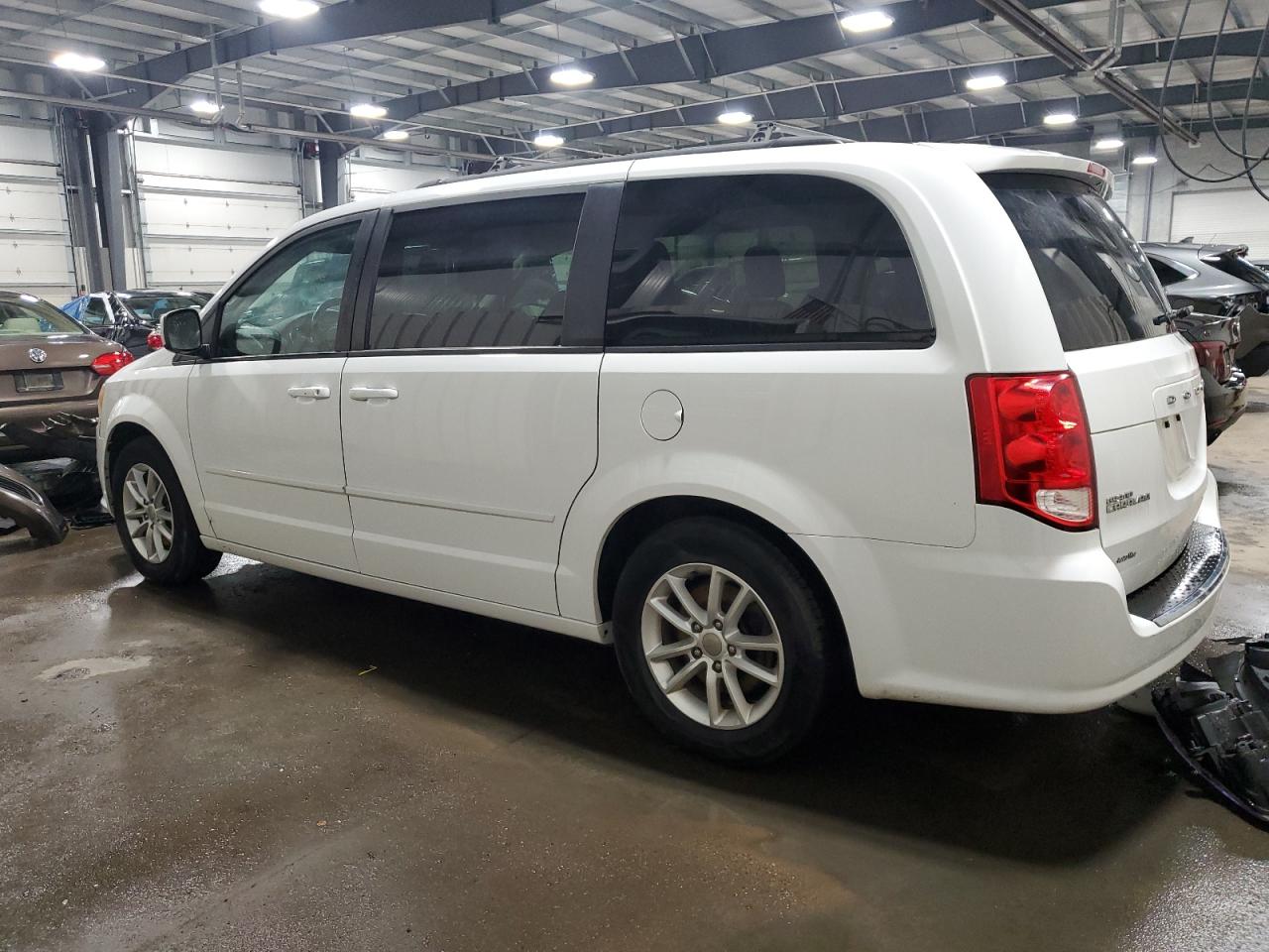 2016 Dodge Caravan - Image 2