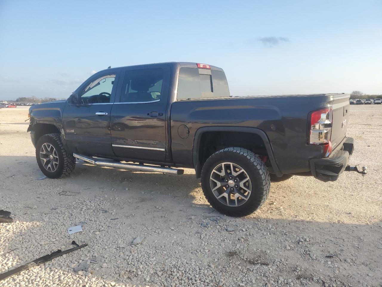 2015 GMC Sierra - Image 2