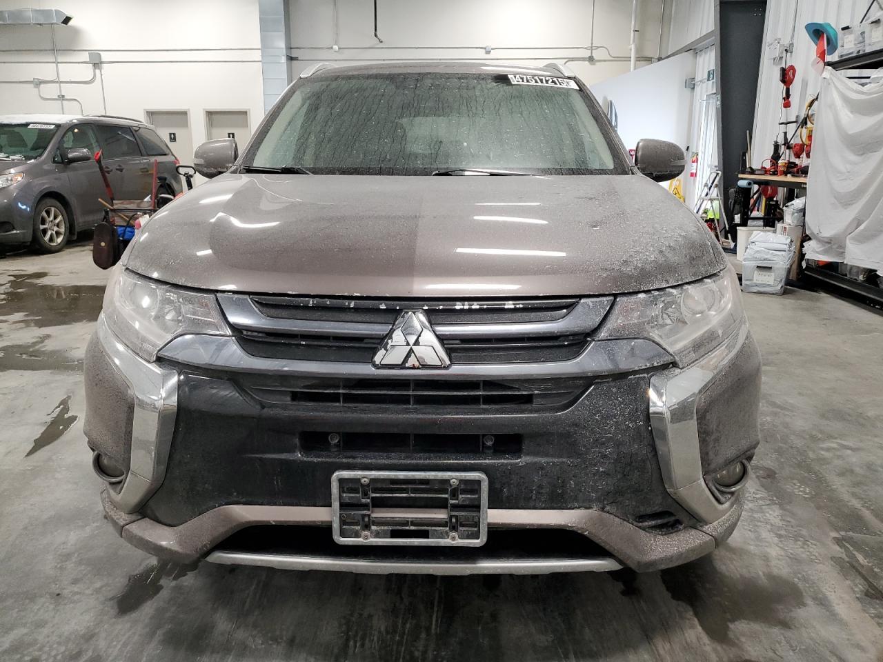 2018 Mitsubishi Outlander - Image 5