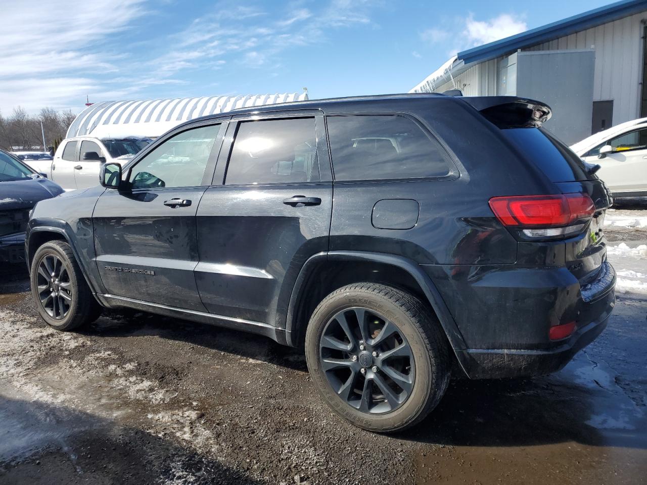 2017 Jeep Grand Cherokee - Image 2