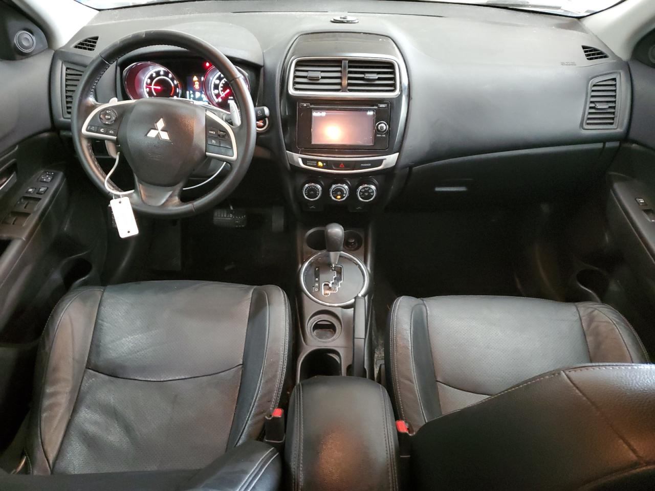 2015 Mitsubishi Outlander - Image 8