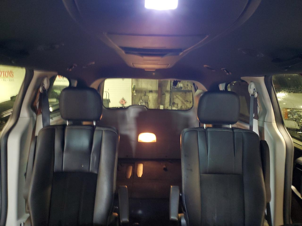2017 Dodge Caravan - Image 10