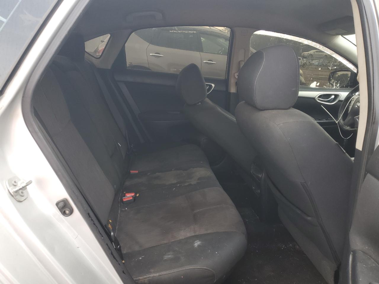 2015 Nissan Sentra - Image 10