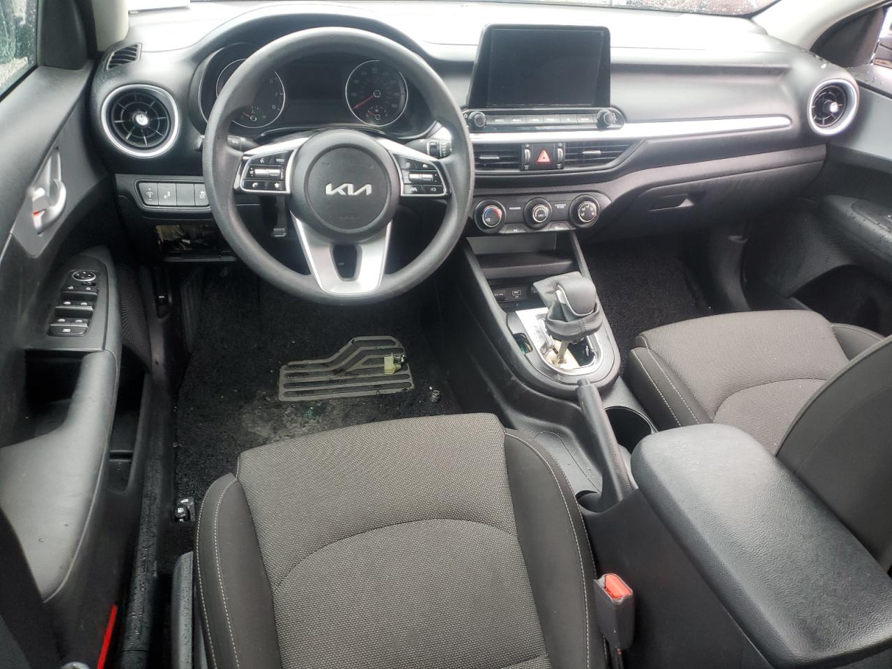 2023 Kia Forte - Image 8