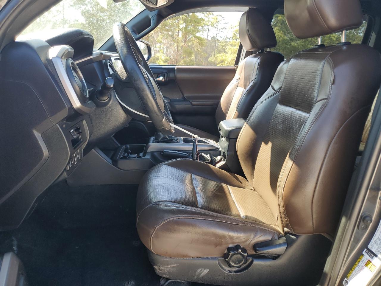 2019 Toyota Tacoma - Image 7