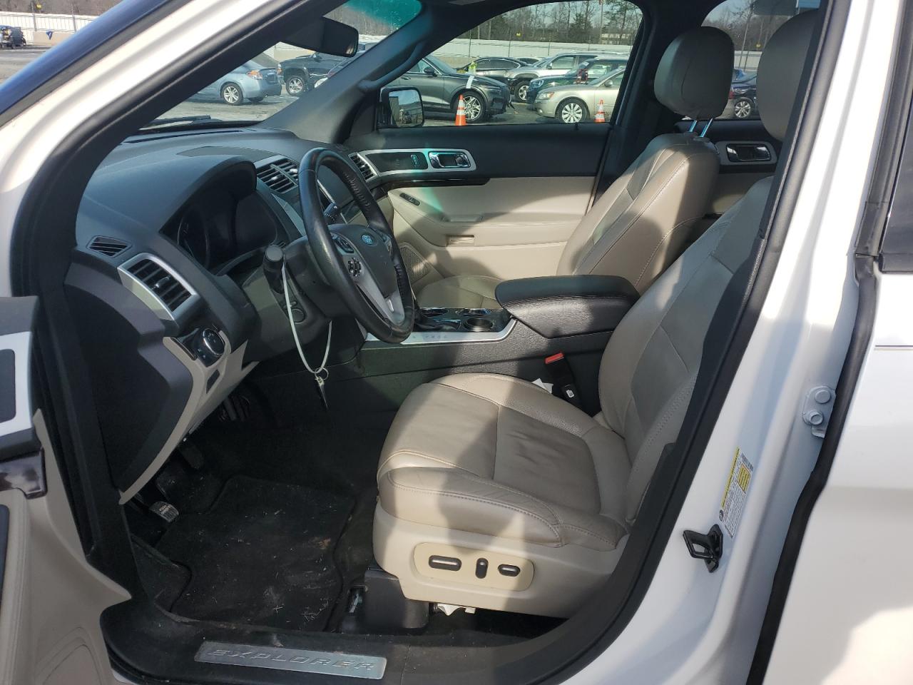 2014 Ford Explorer - Image 7