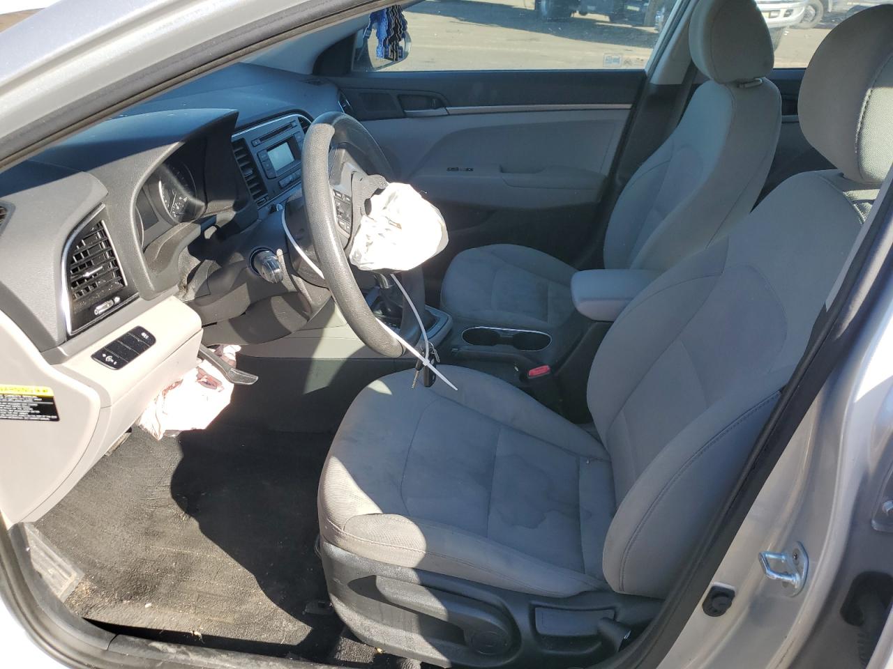 2017 Hyundai Elantra - Image 7