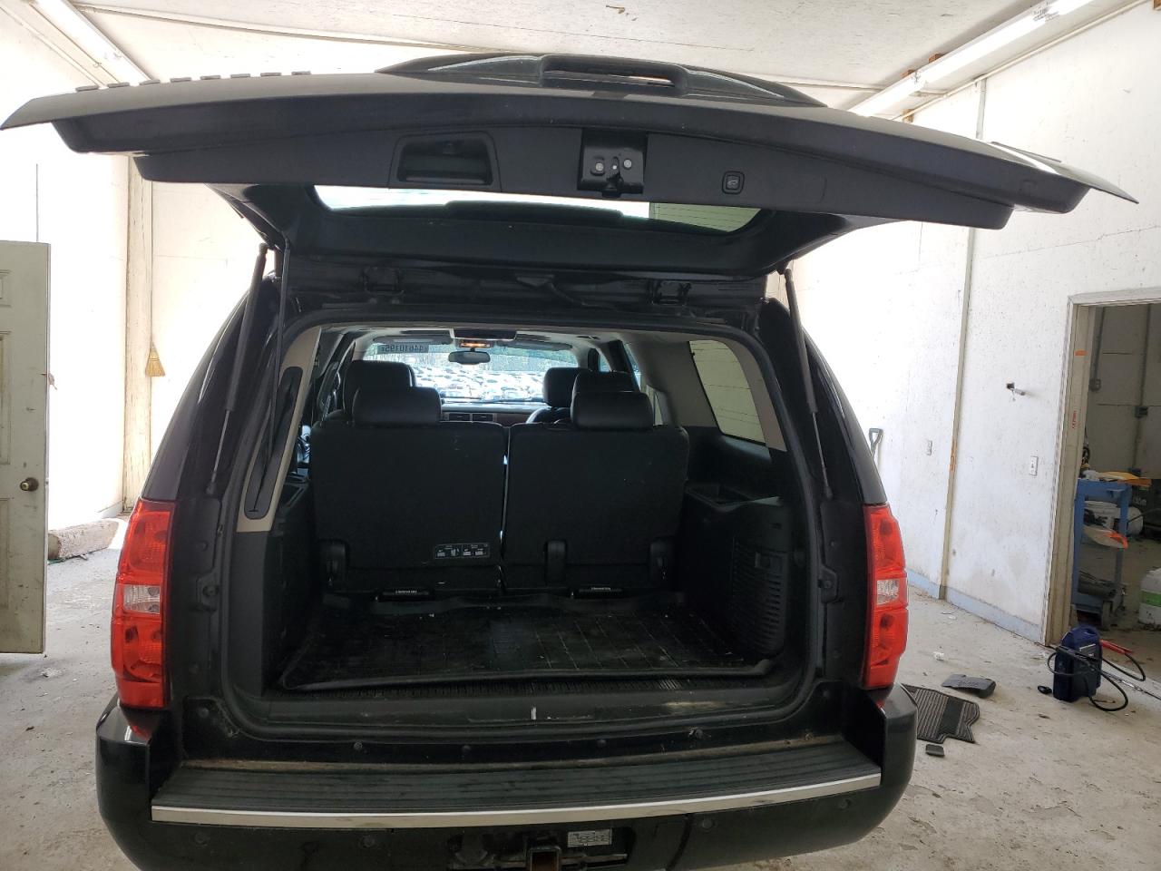2011 Chevrolet Suburban - Image 6