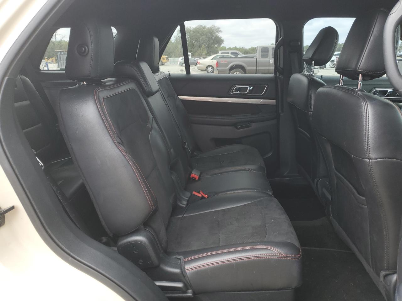 2018 Ford Explorer - Image 11