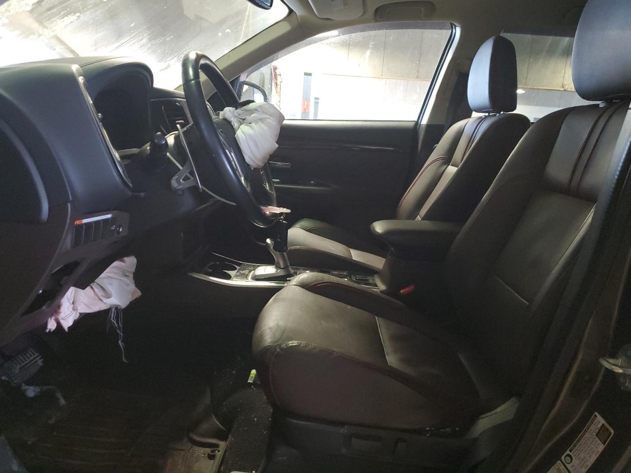 2018 Mitsubishi Outlander - Image 7