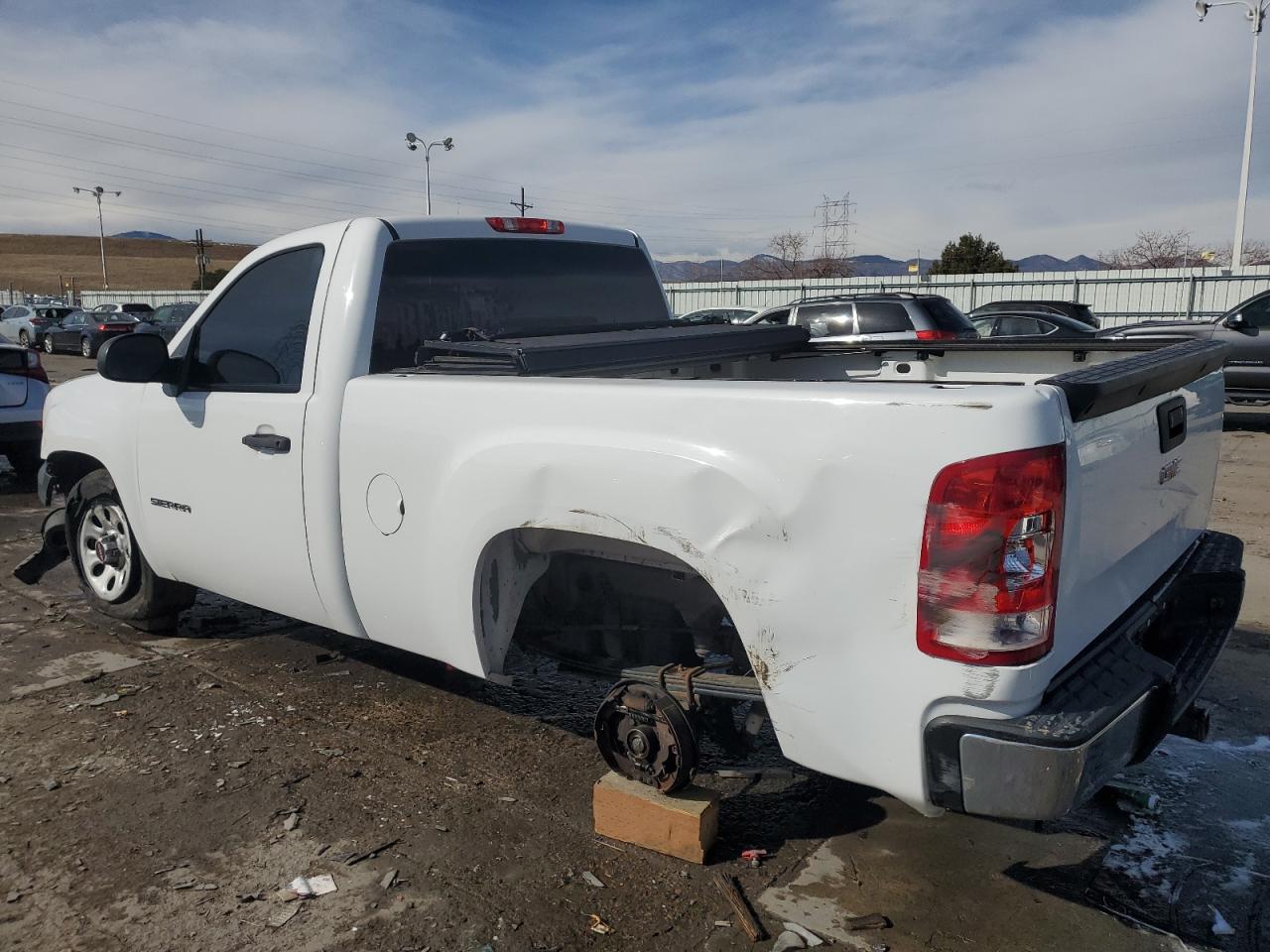 2013 GMC Sierra - Image 2