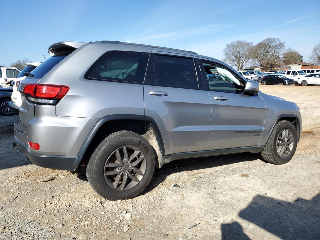 2016 Jeep Grand Cherokee - Image 3