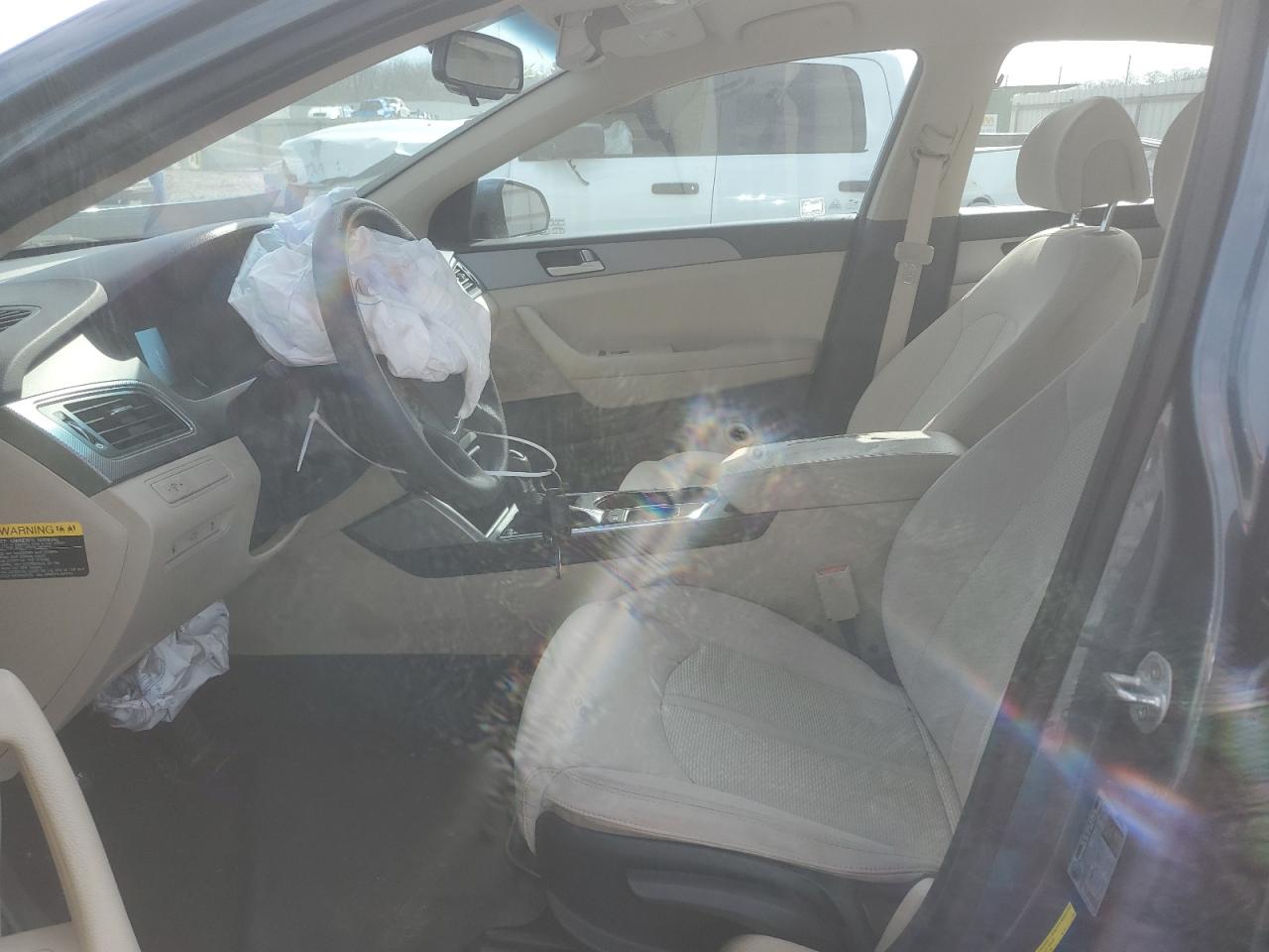 2016 Hyundai Sonata - Image 7