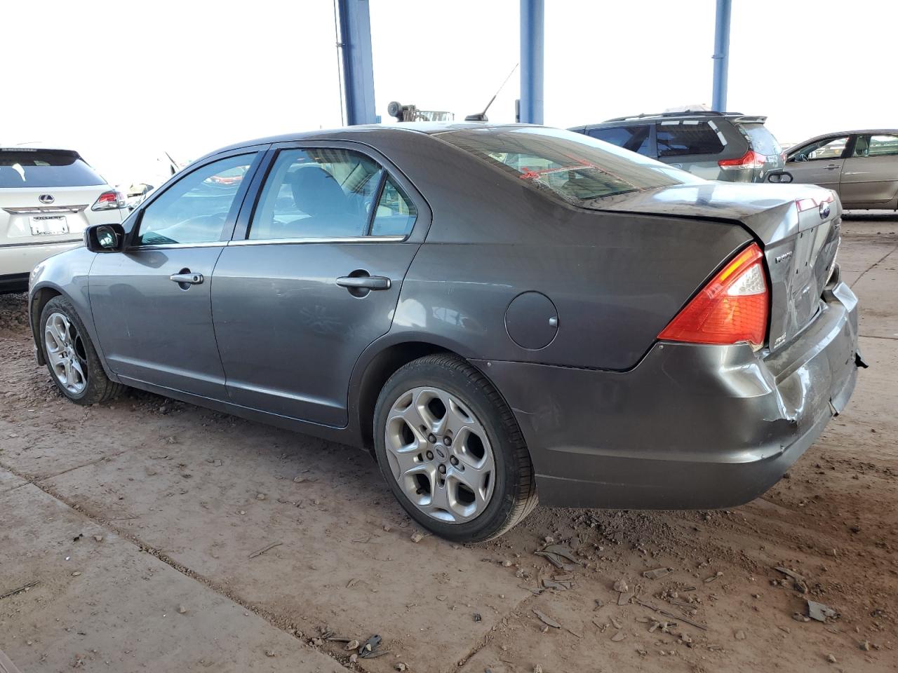 2010 Ford Fusion - Image 2