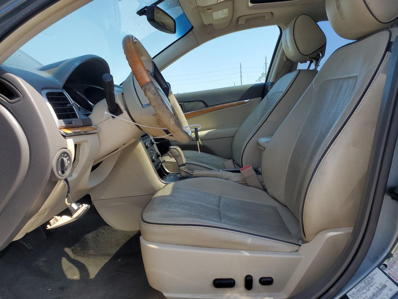 2012 Lincoln MKZ - Image 7