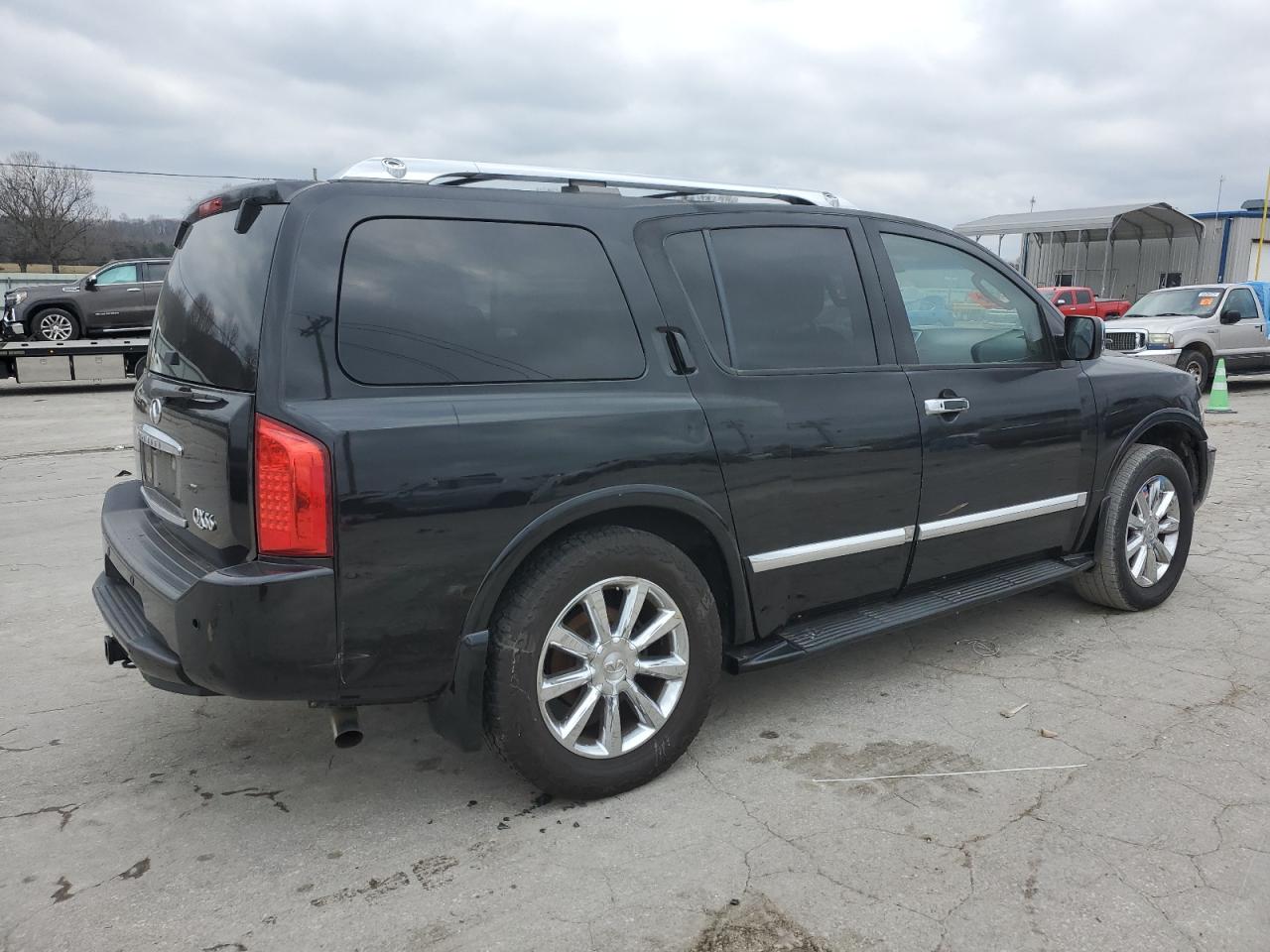 2010 Infiniti QX56 - Image 3