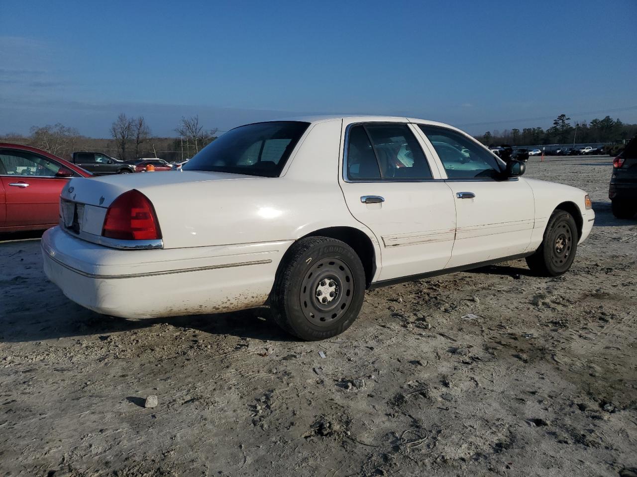 2004 Ford Crown Victoria - Image 3