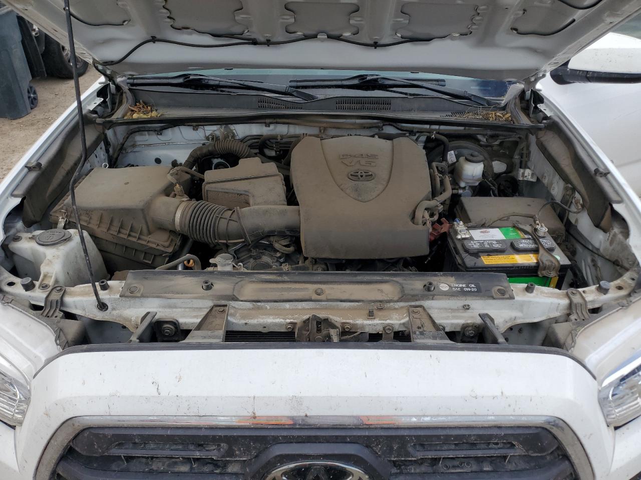 2018 Toyota Tacoma - Image 11
