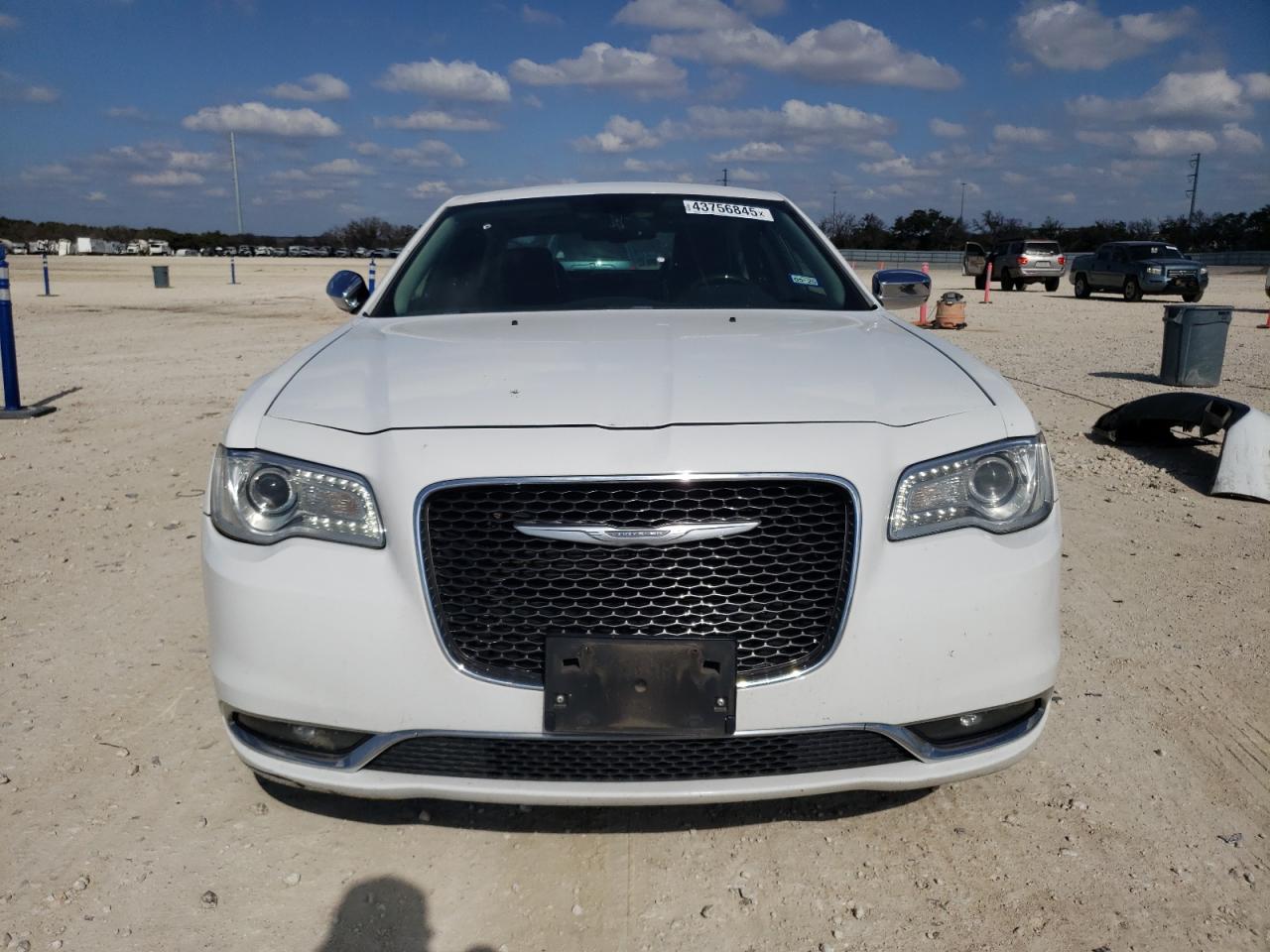 2016 Chrysler 300 - Image 5