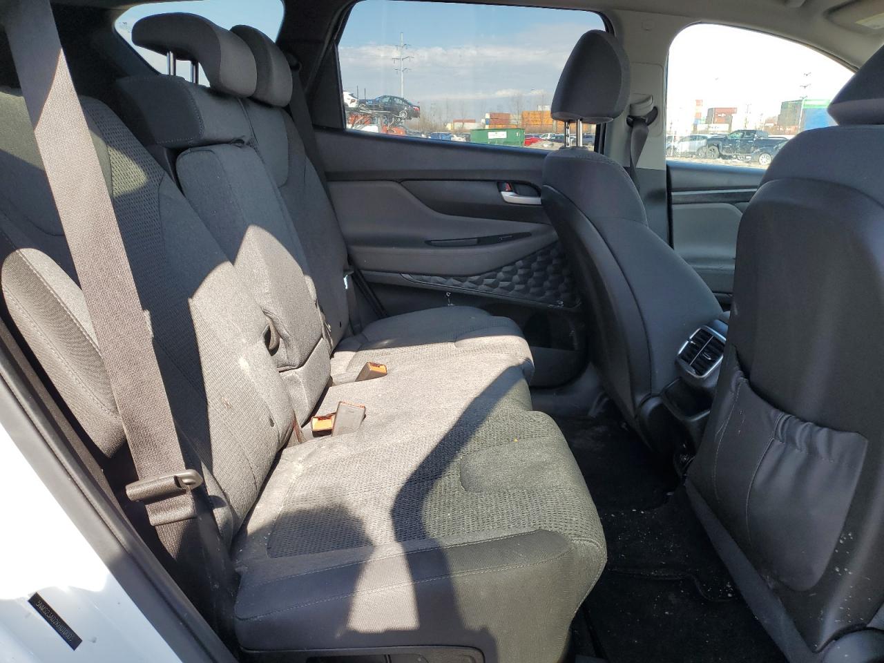 2019 Hyundai Santa Fe - Image 11