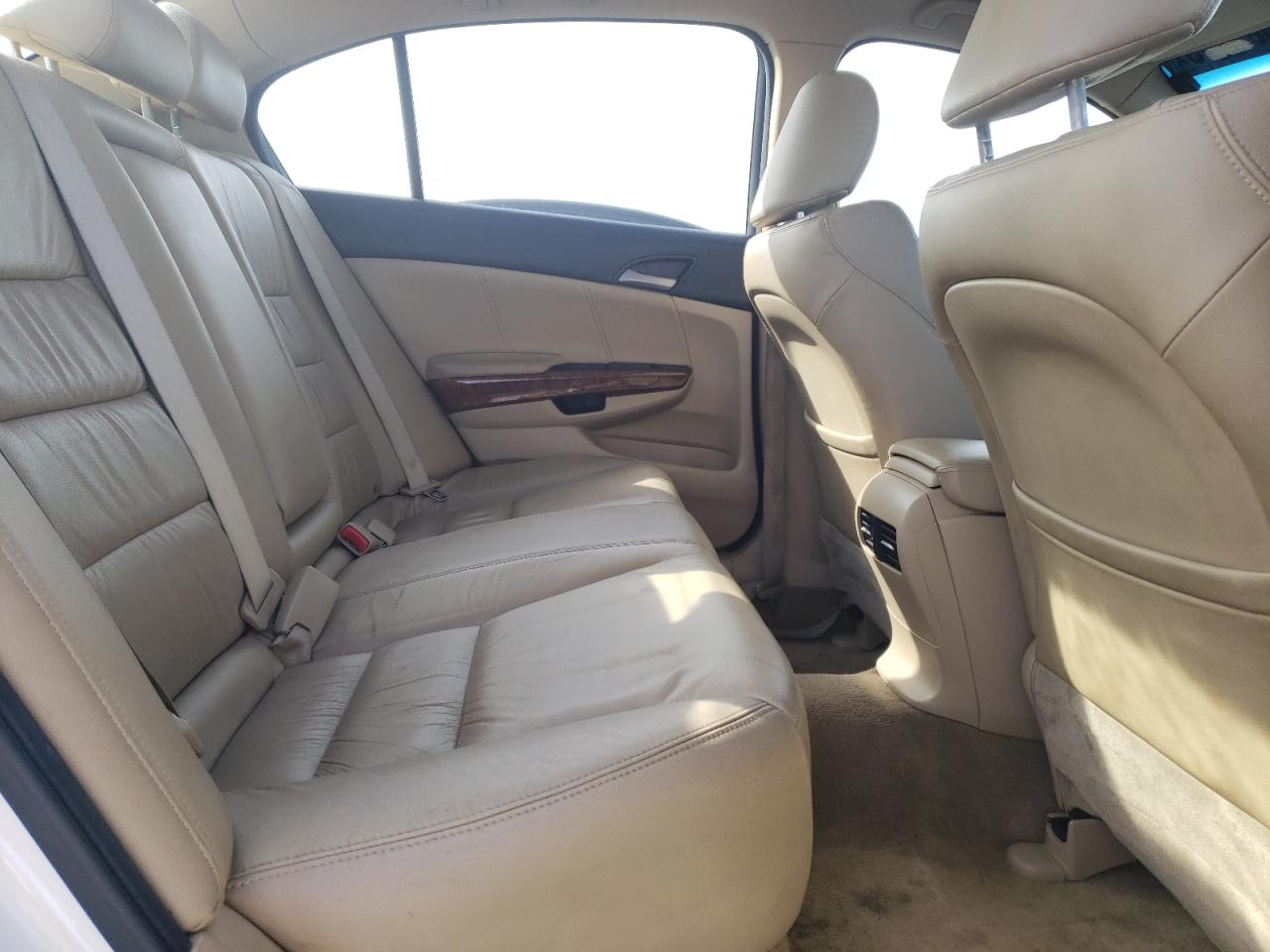 2012 Honda Accord - Image 10