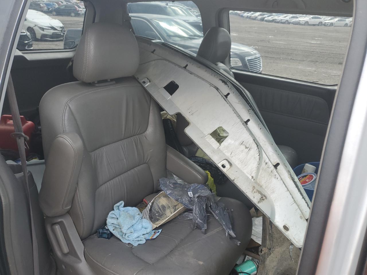 2002 Honda Odyssey - Image 14