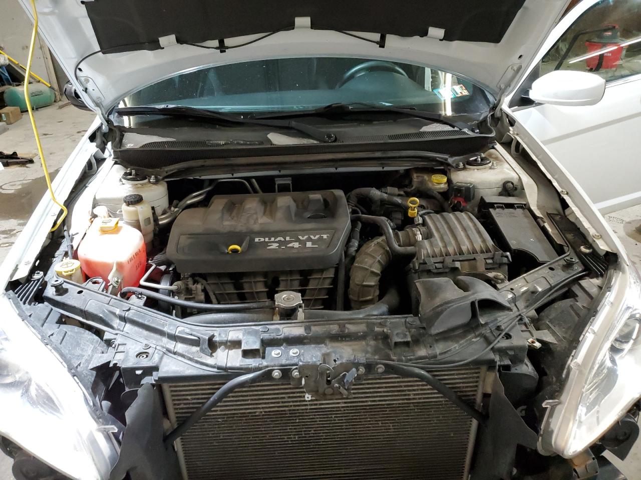 2014 Chrysler 200 - Image 11